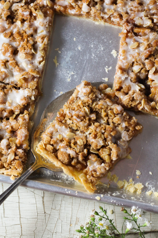 Apple Streusel Slab Pie - Modern Farmhouse Eats