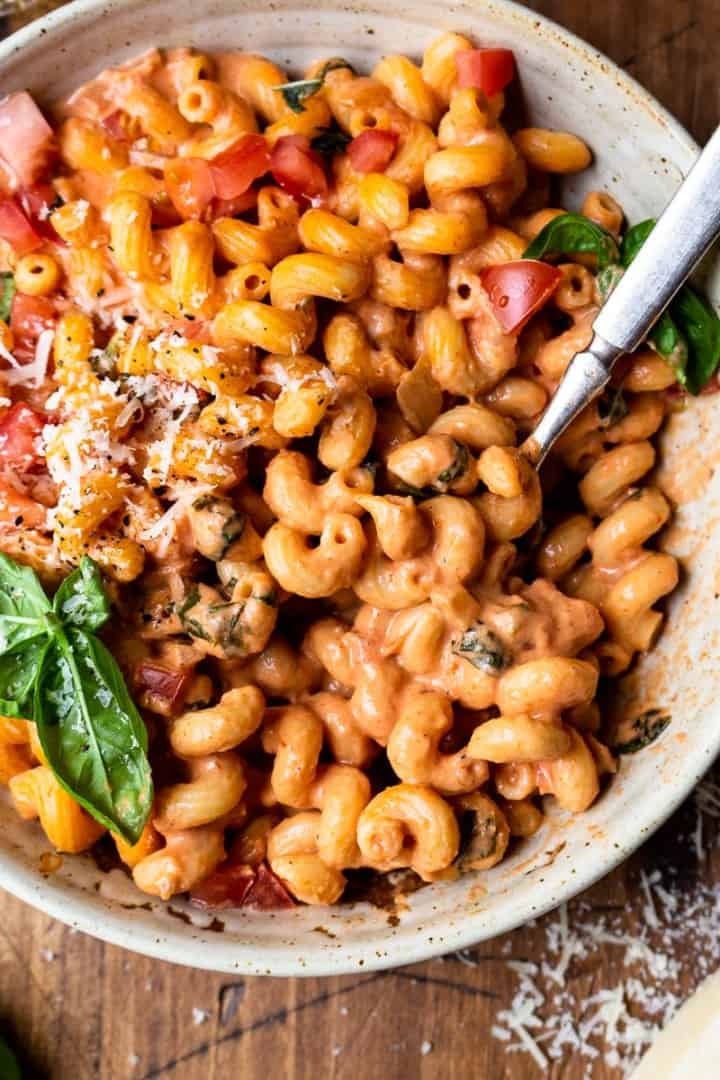 Creamy Tomato Basil Pasta - Modern Farmhouse Eats